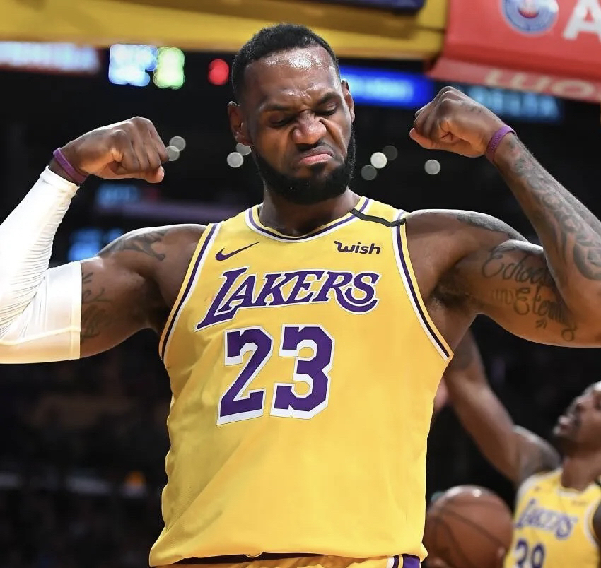 开云体育-包含詹姆斯连续十五场比赛得分超过连败，勇士挑战极限！的词条